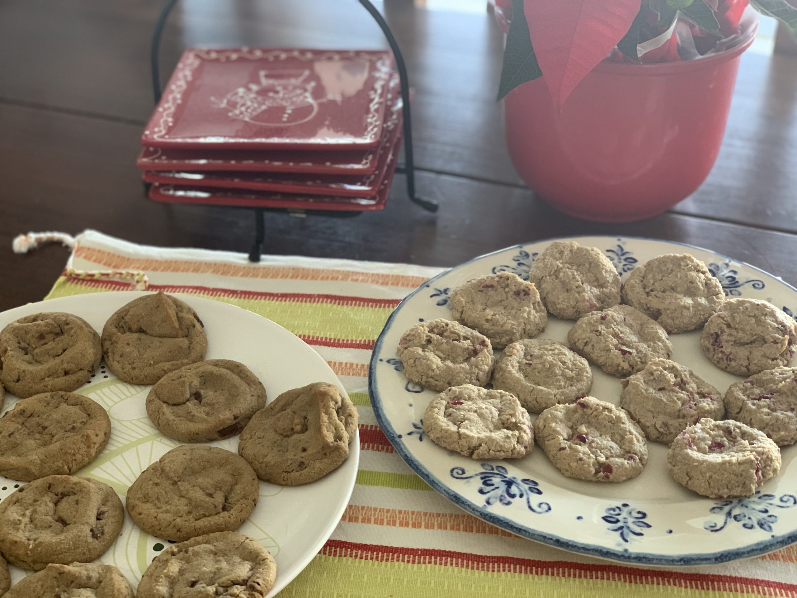 2022 Dec. Baked cookies smell so nice in the house. When we were going